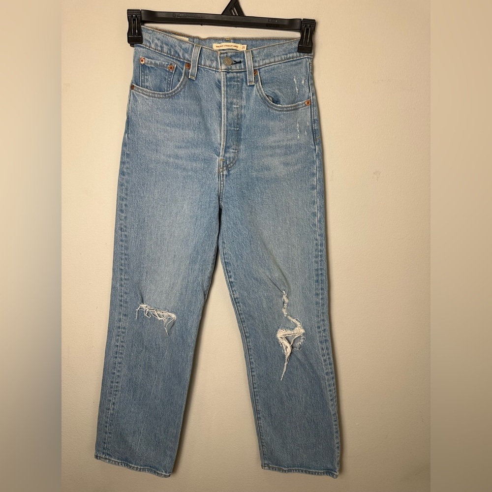 Levi’sRibcage Straight Ankle Jeans Size 25 Medium Wash Button Fly Distress BIG E